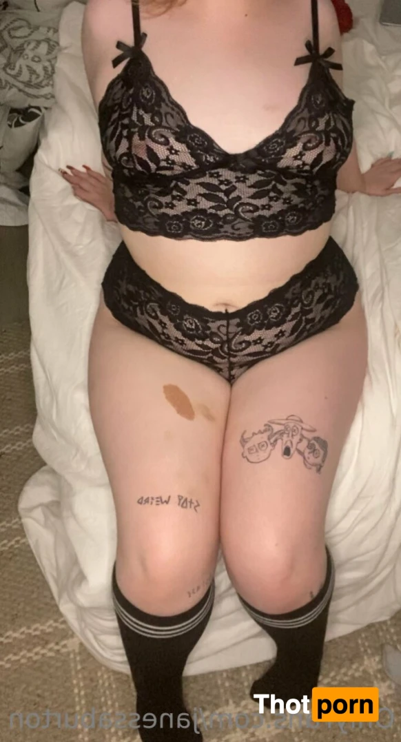 Janessa Burton 16093683