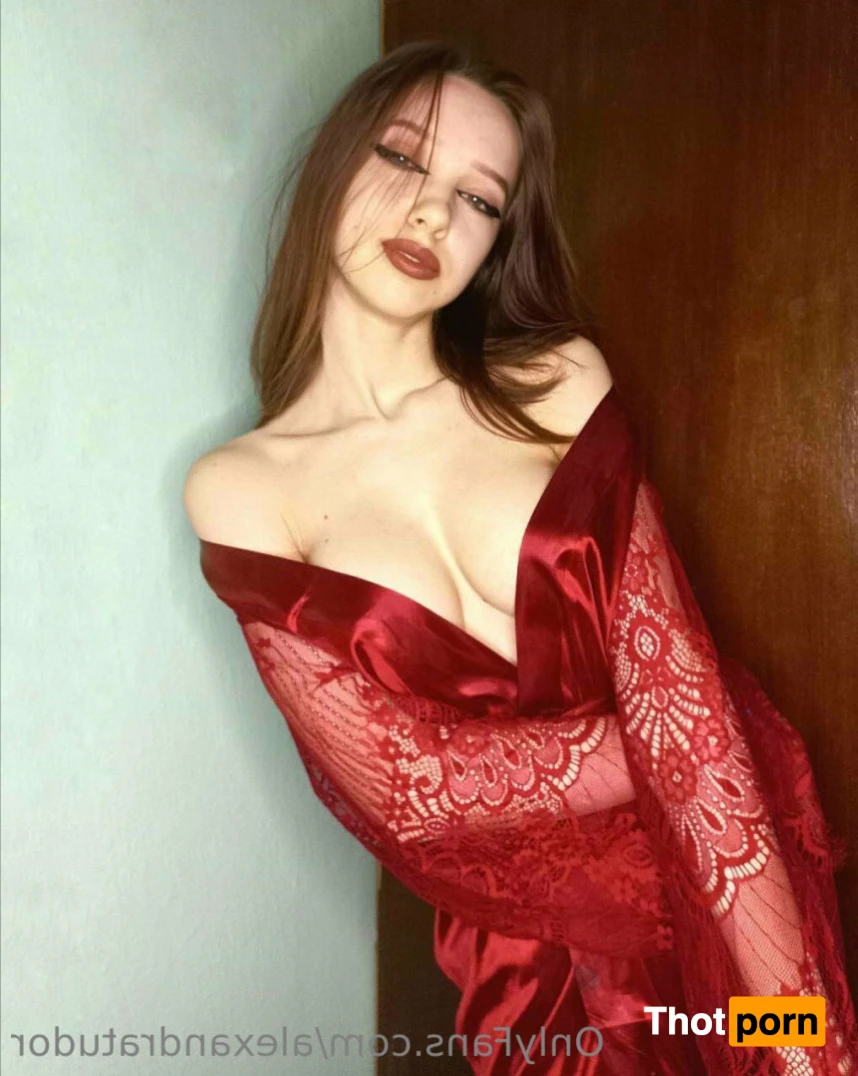 alexandratudor 14768761