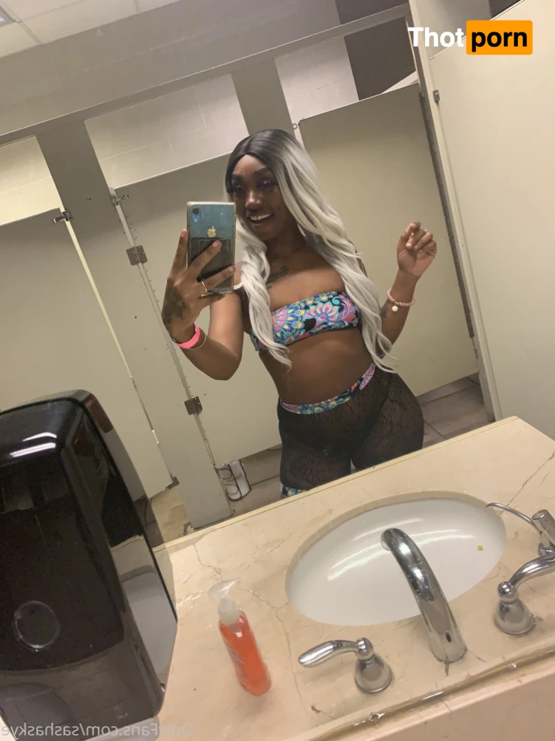 chrissyfoxx 15069409