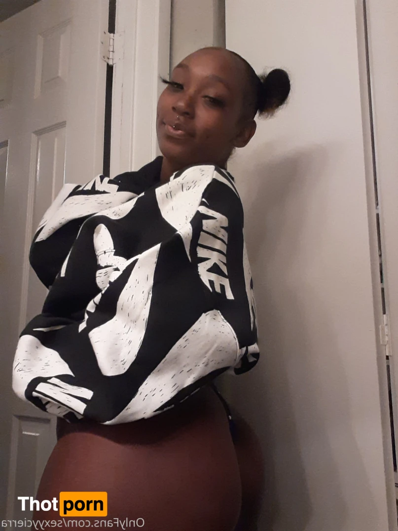 chrissyfoxx 15069522