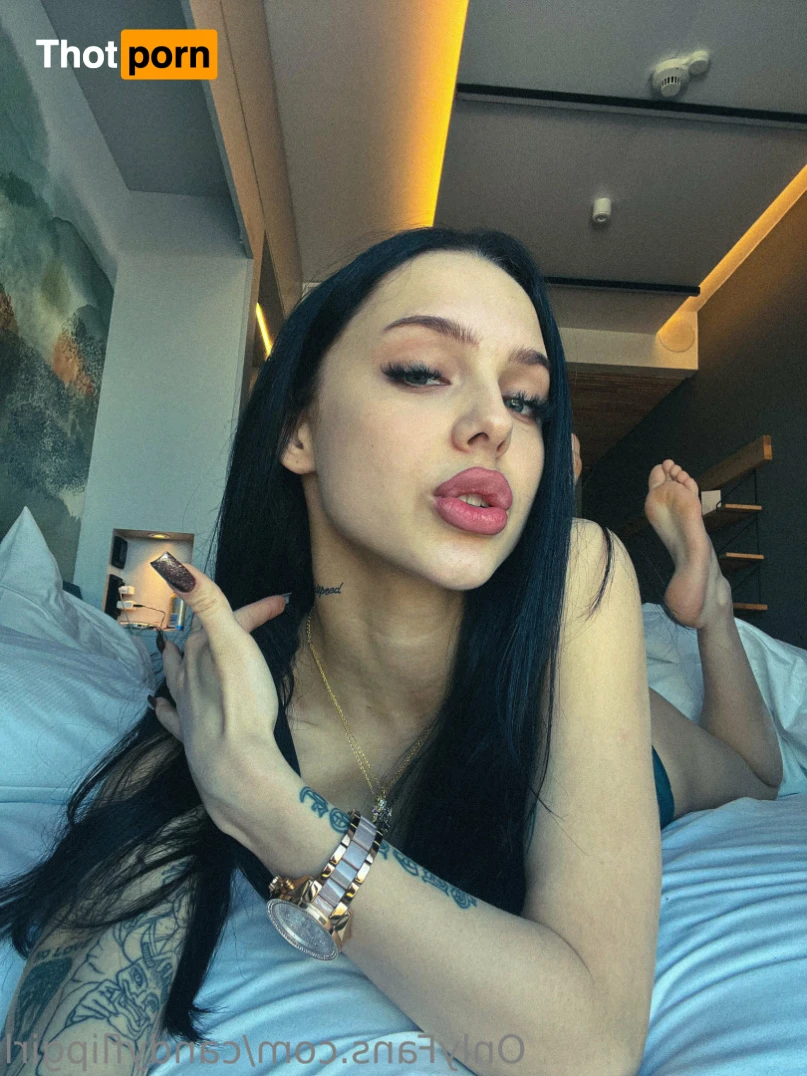 Kristie🖤 15155947