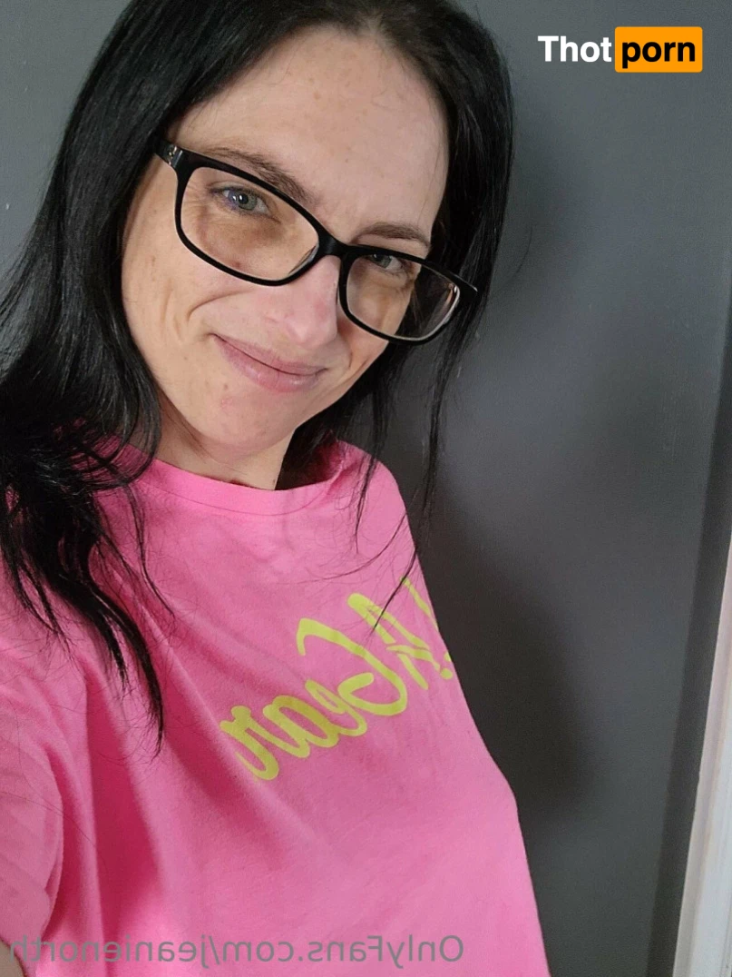 Jeanie North 15321723