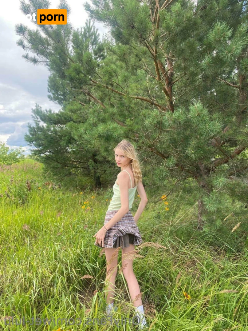 Wet Lulu 💗 15351103