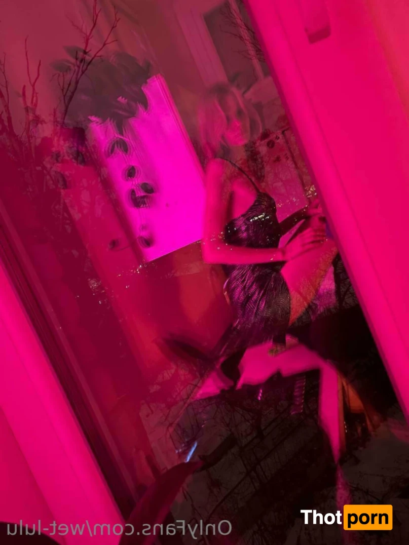 Wet Lulu 💗 15351593