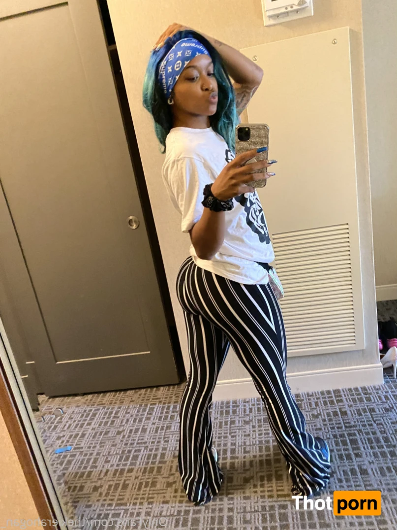 Kiera Hogan 15825866