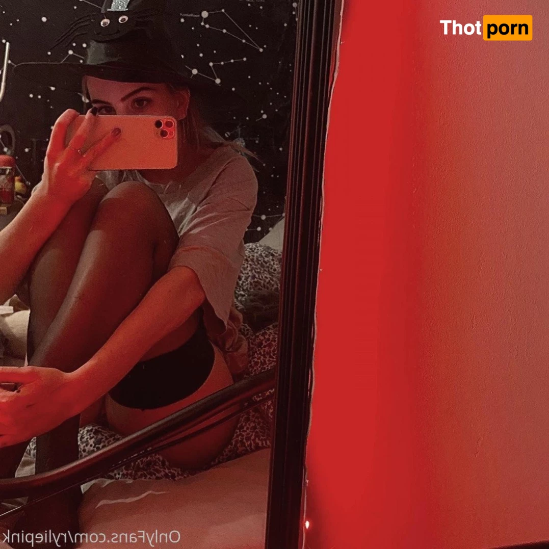 ALT GIRL 💫💕 TOP 0.76% 1048234