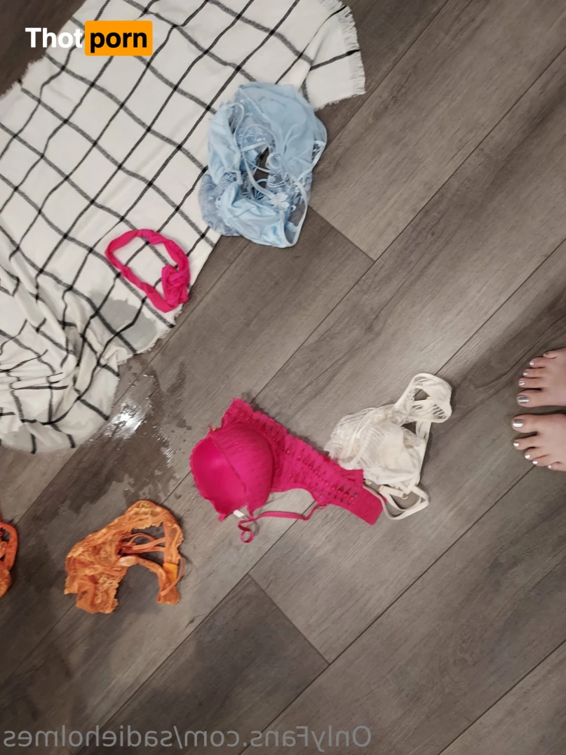 Sadie Holmes 12735703