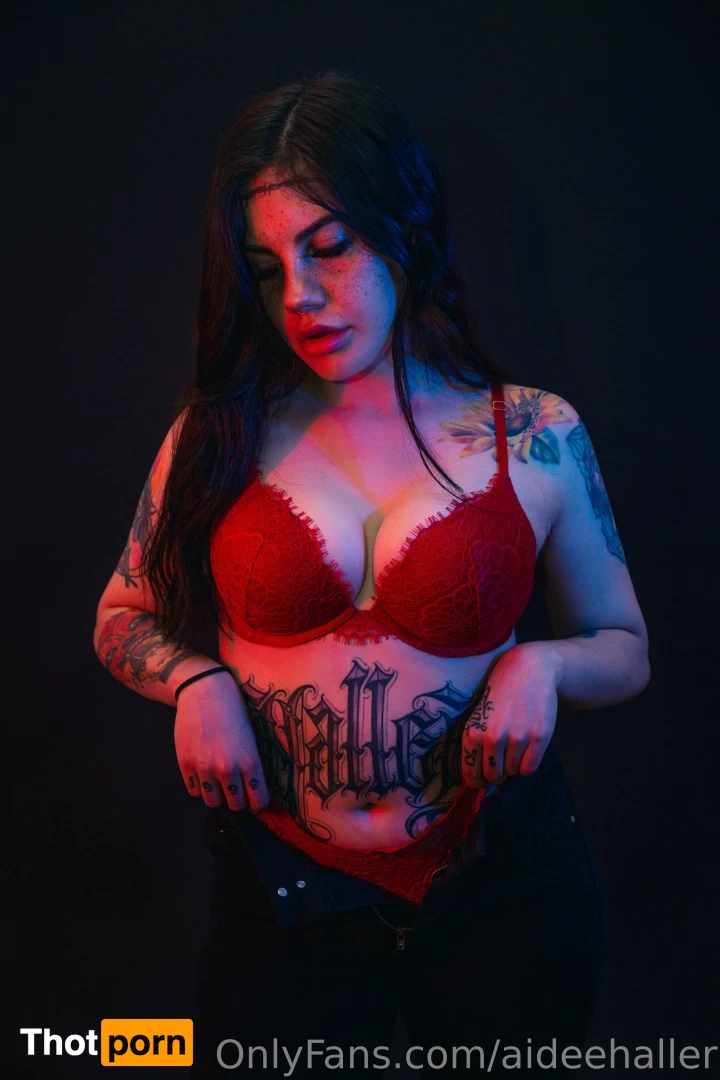 aideehaller 16572781