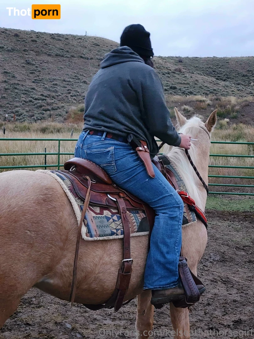 kelseathathorsegirl 16573625