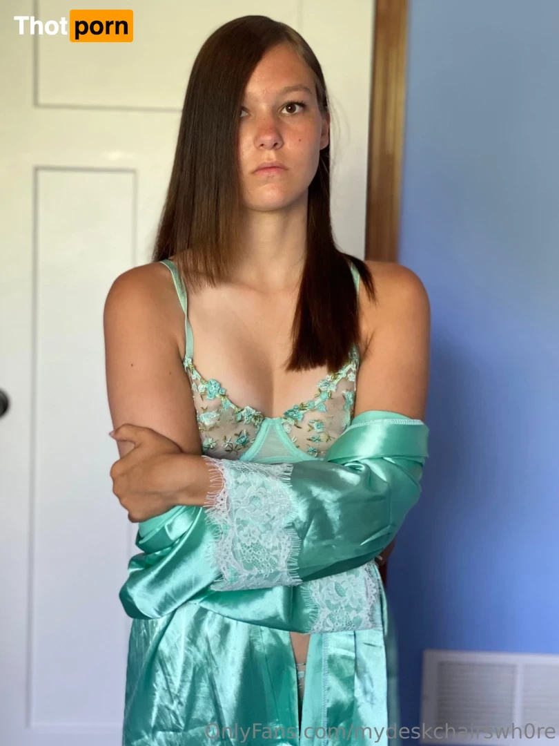 mydeskchairswh0re 16574340