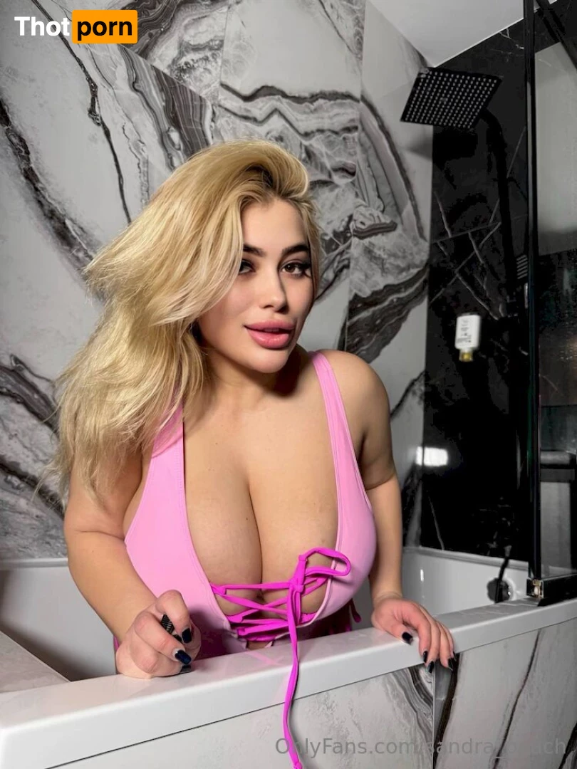 sandra_peach 16577425