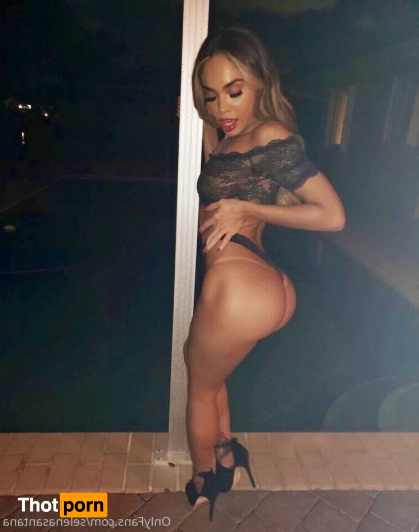 Selena Santana 1074274