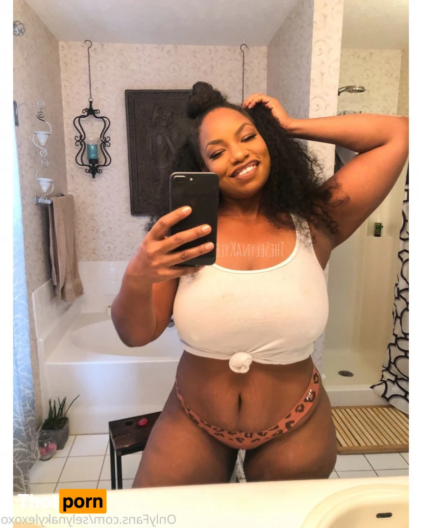 BIG BOOTY FREAK 😝 1074967