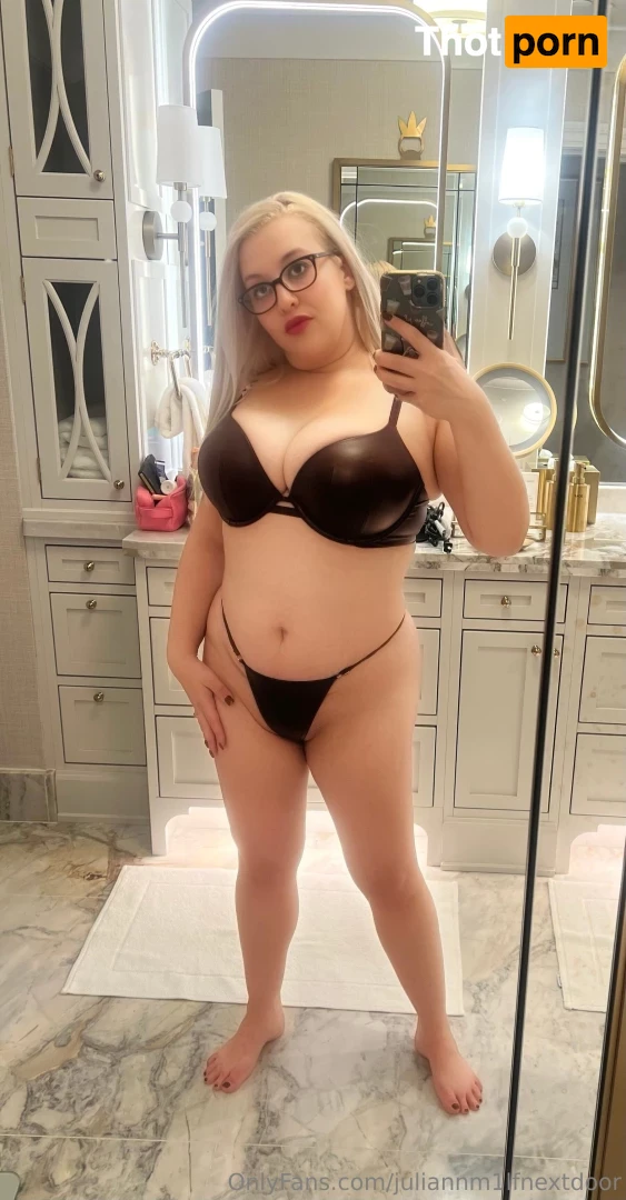 juliannm1lfnextdoor 16576231