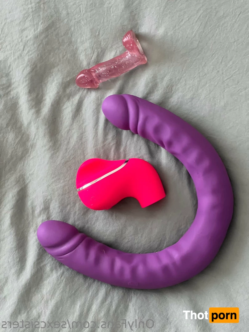 Molly and Mia 6238361