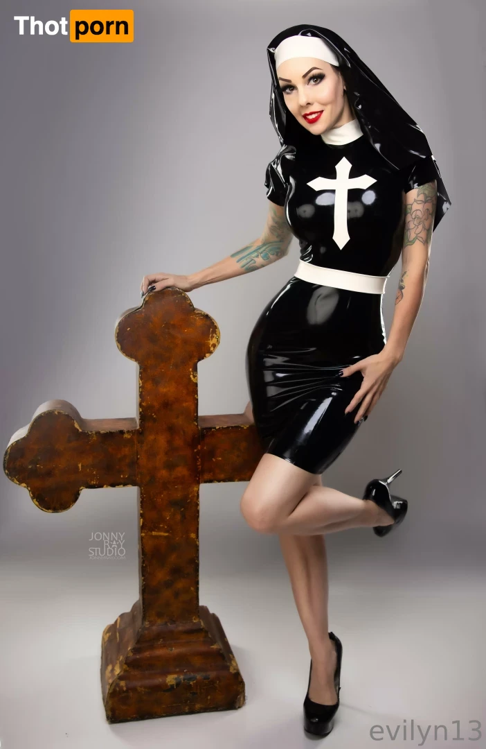 evilynthirteen 16579851