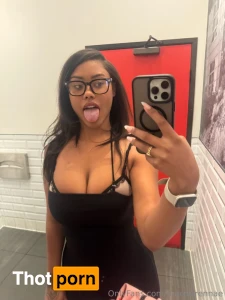 therealrennae [ therealrennae ] OnlyFans leaked photo 16579784 on ...