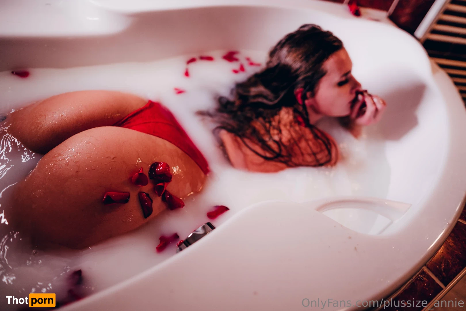 plussize_annie 16580401