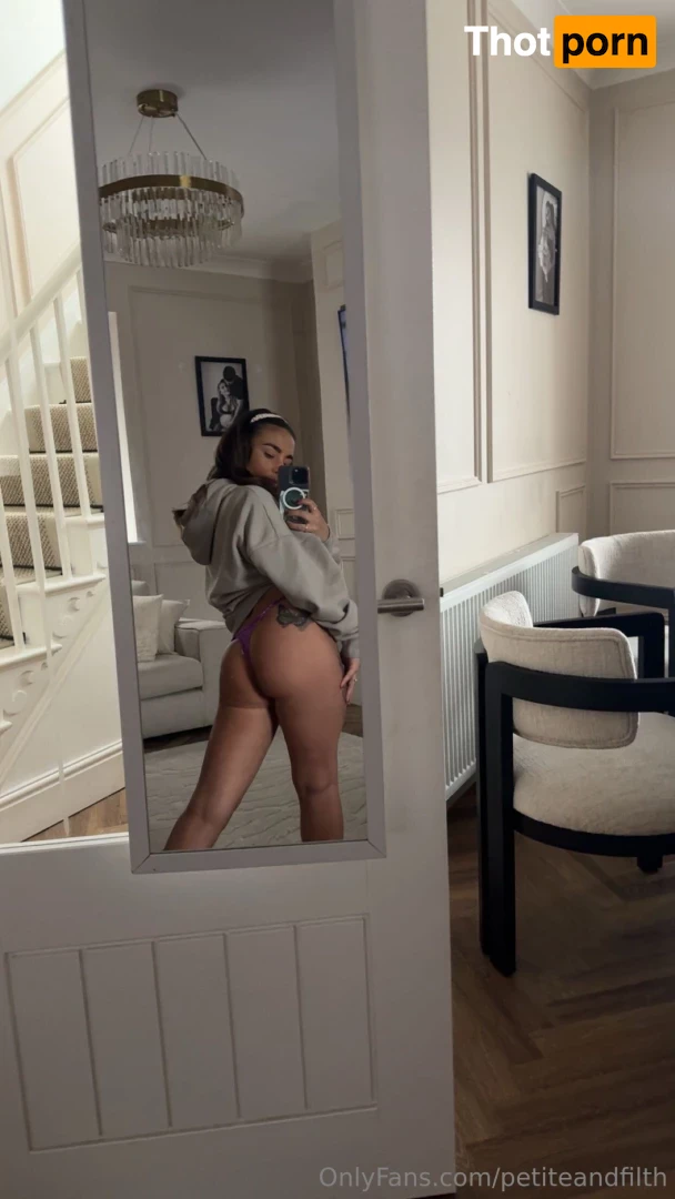 petiteandfilth 16581908