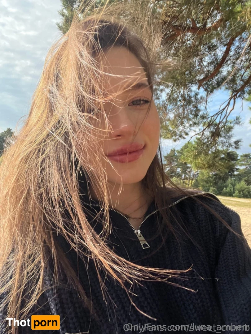 luna_amberr 16582790