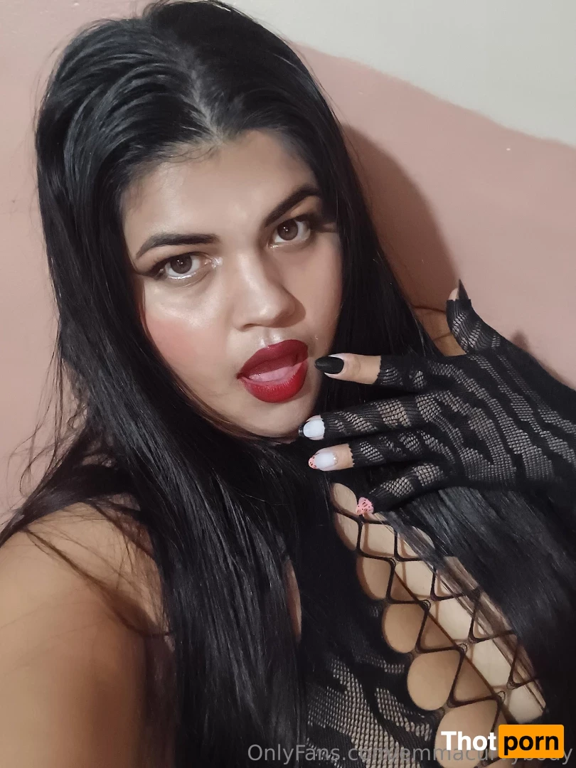 alexandracurvy 16584015