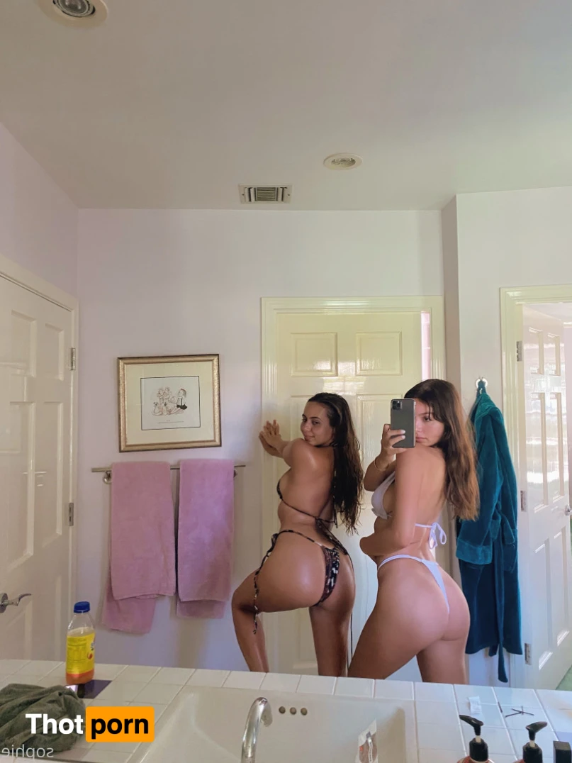 Sophie Rose 11881498