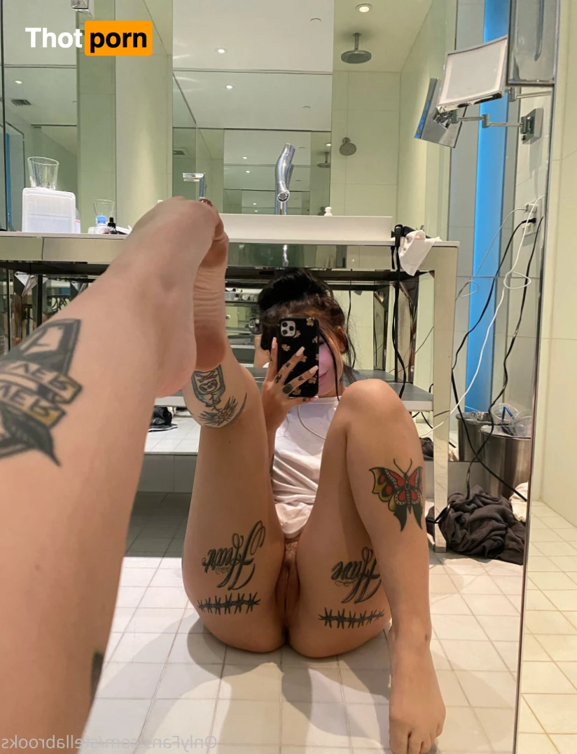 Stella Brooks PRETTIEST PUSSY ON OF 12745453