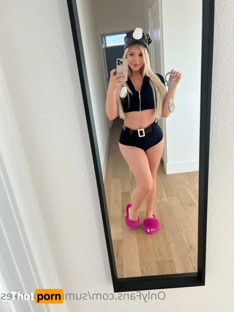 Summer Brookes ☀️ 13761384