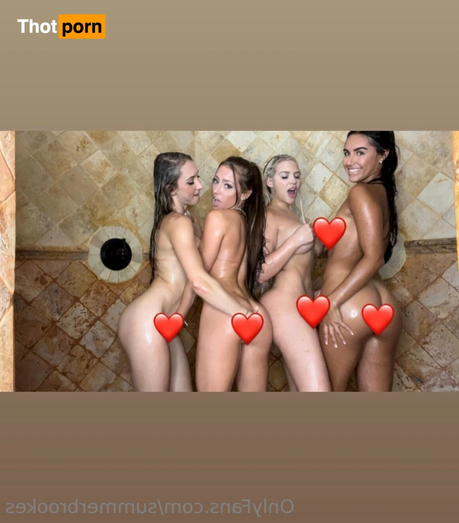 Summer Brookes ☀️ 14814334