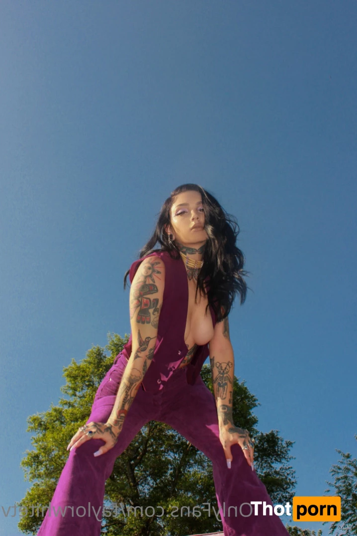 Taylor white 9639957