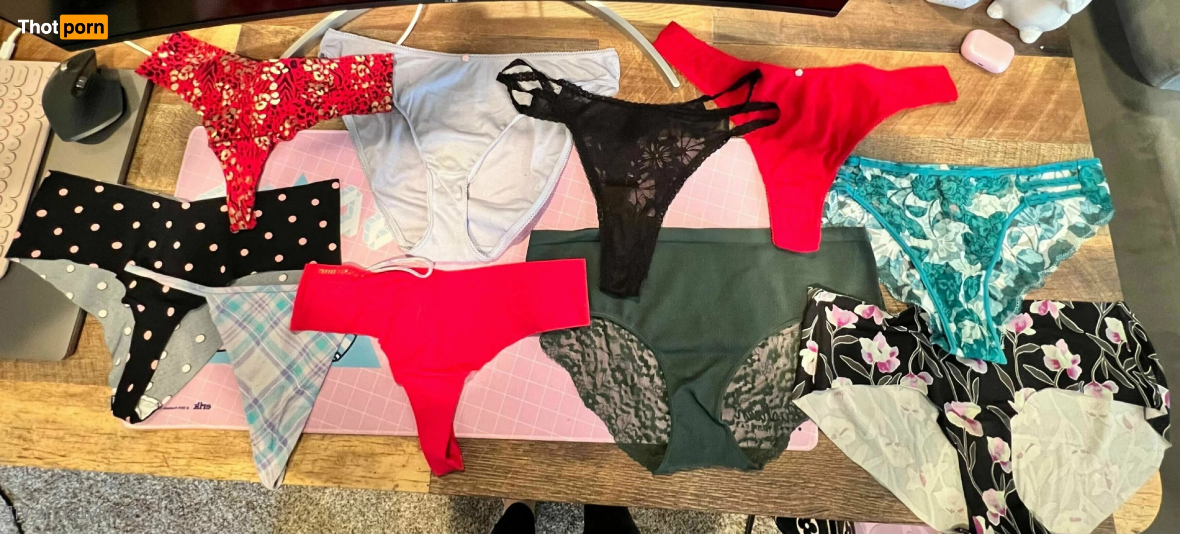 Emily Lynne 🍑 9888119