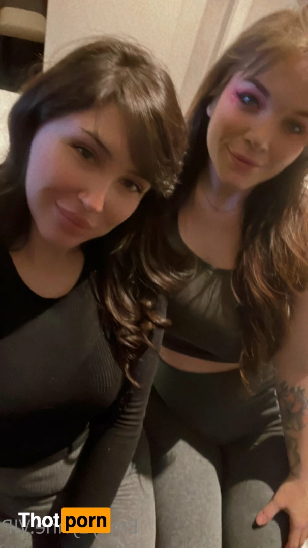 Emily Lynne 🍑 9892060