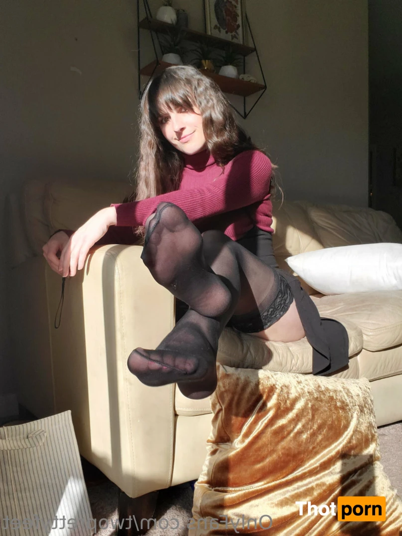 2PrettyFeet 12970259