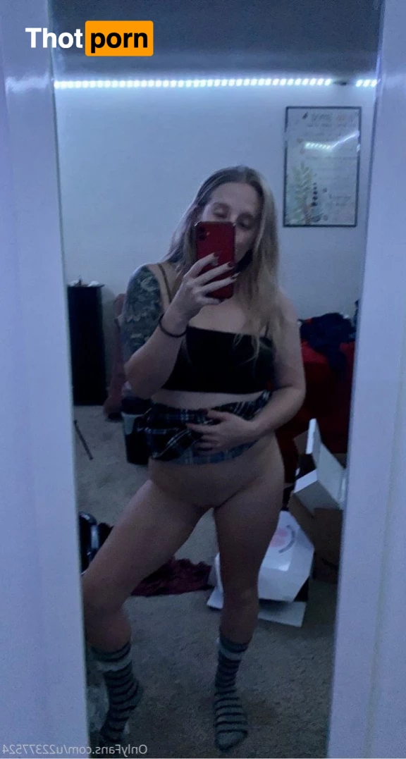 Lilblondegirl 1197052