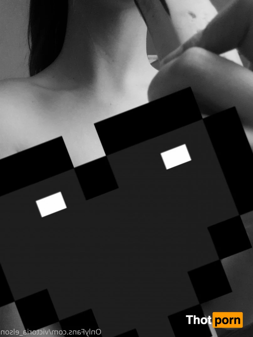 VictoriaElson 1220958