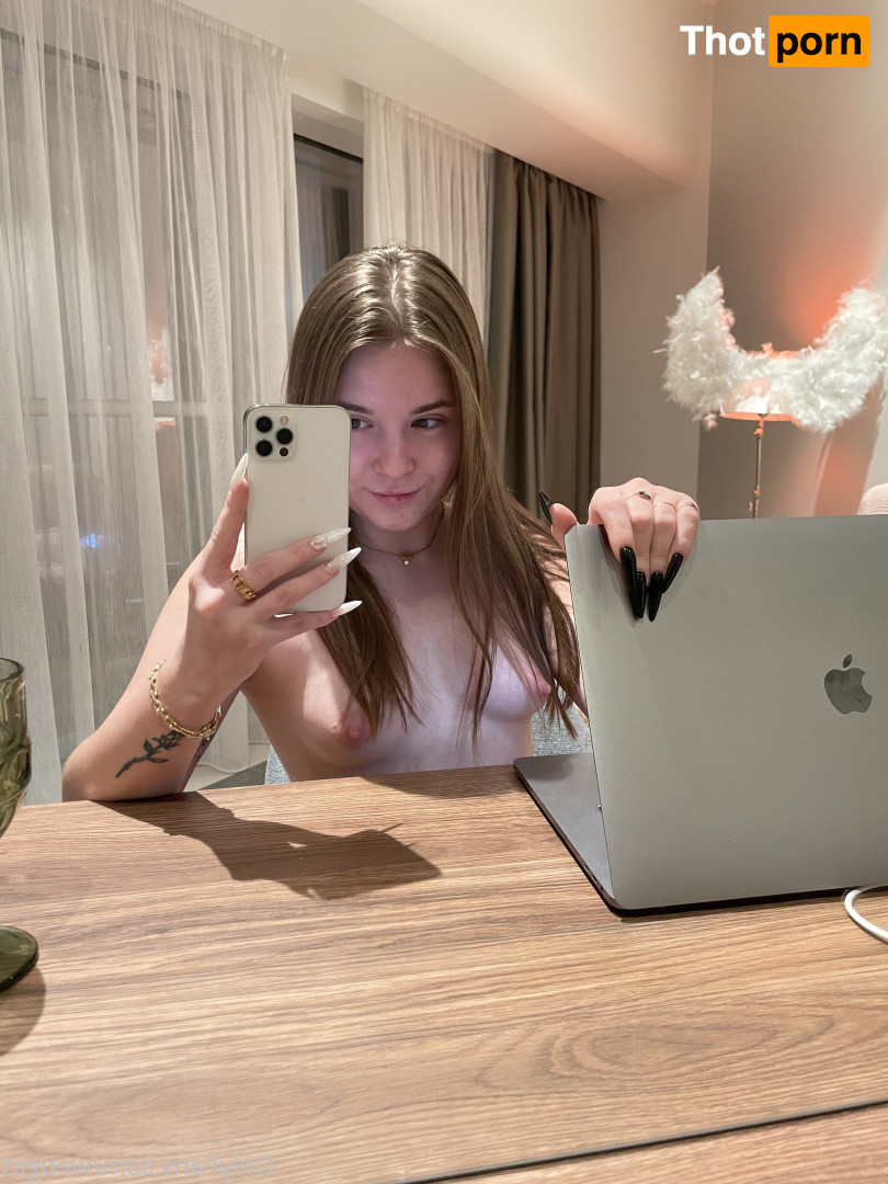 Viktoria Fav girl ❣️❣️ 16563758