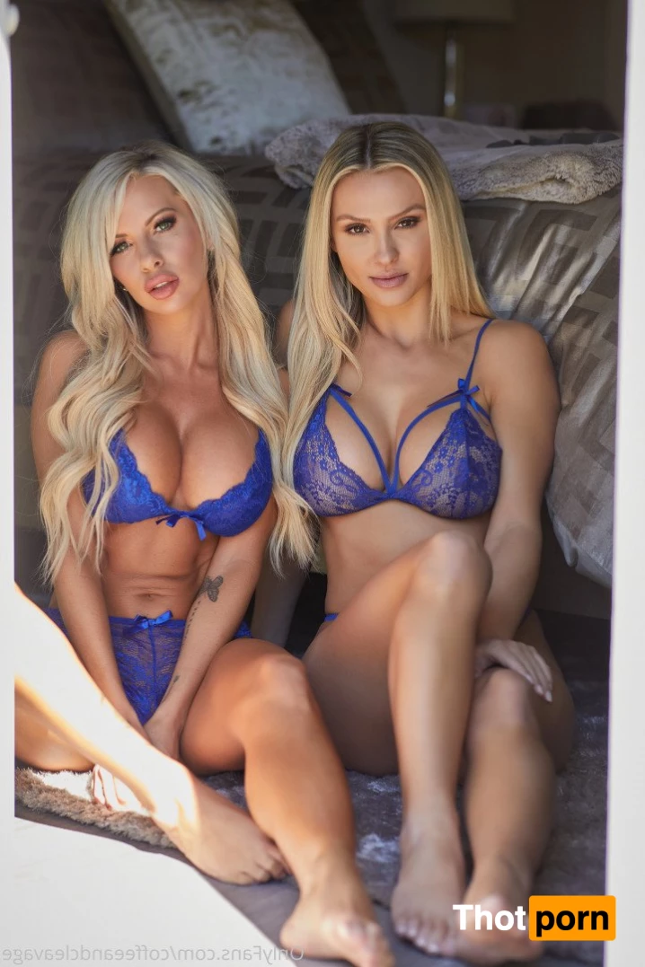 ☕️Coffee and Cleavage 1555637