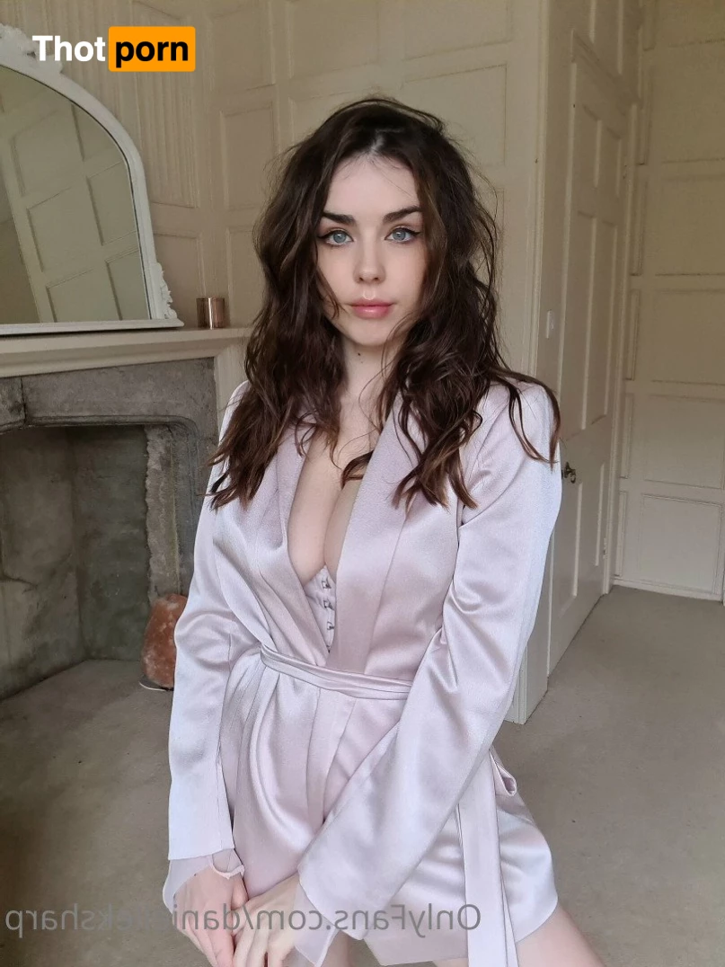 Danielle Sharp 1563743