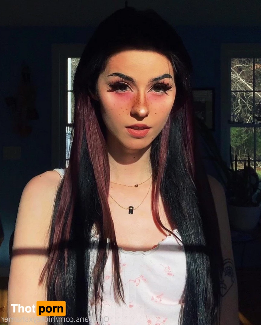 hickey shamer 🖤 1589707