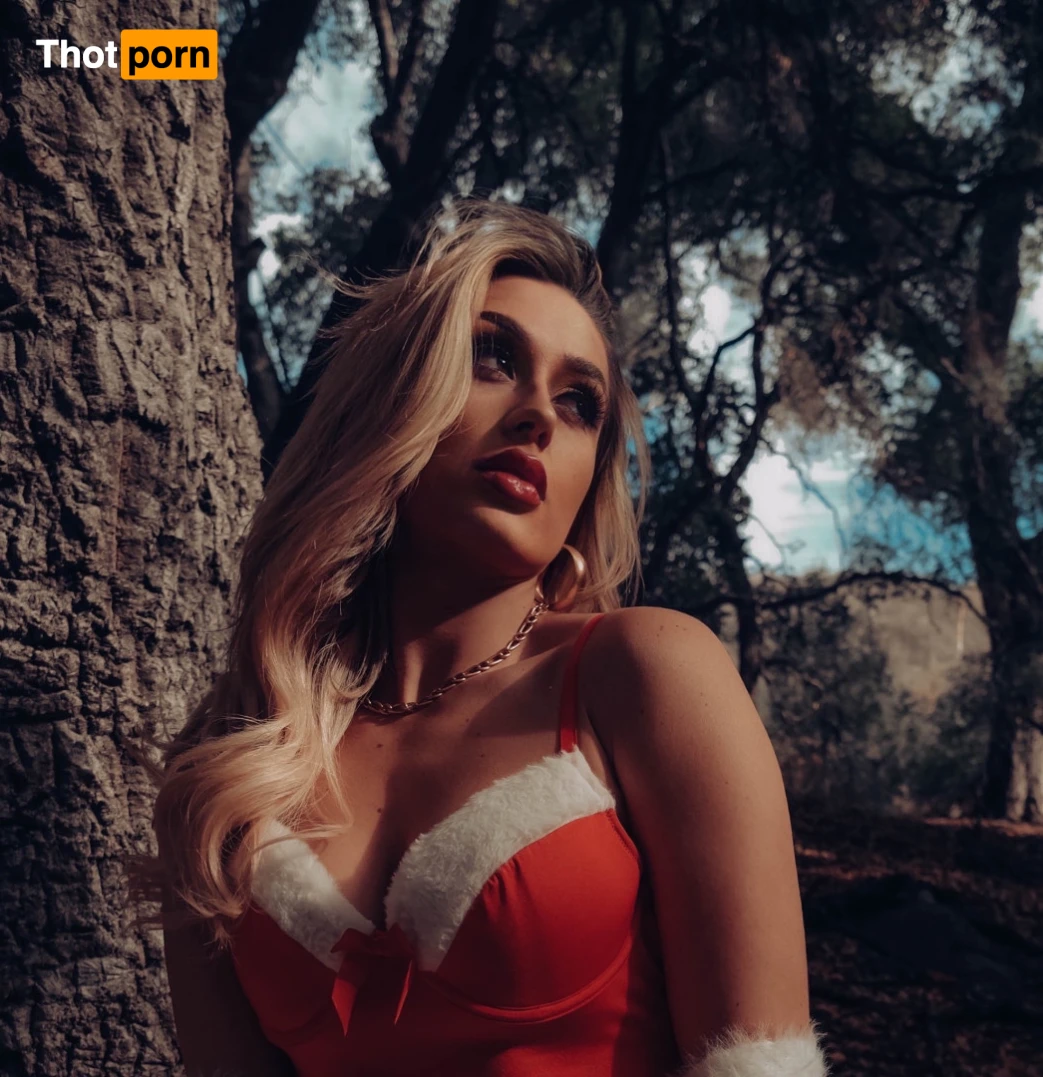 🦋Lauren Corazza🦋 15562419