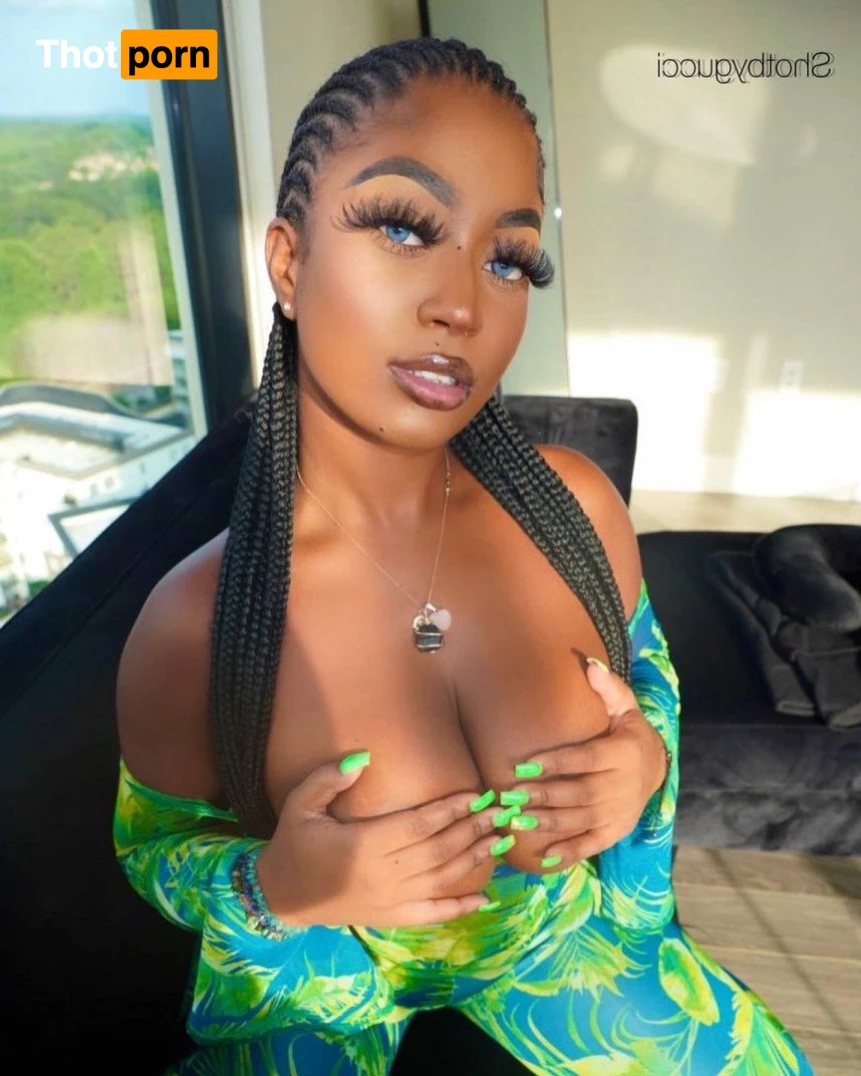 Nene Banks 🏦 1753603