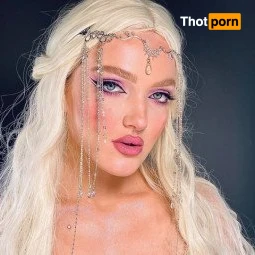 𝐄𝐥𝐚𝐫𝐚 𝐌𝐨𝐨𝐧𝐞 🌙