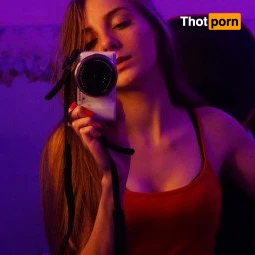 Kat 🌸 ONLINE NOW 🟢