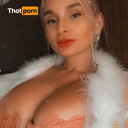 Zoie {Sex & Masturbation, 💰100% Donated}