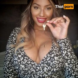 𝐌𝐈𝐒𝐓𝐑𝐄𝐒𝐒 𝐒𝐎𝐏𝐇𝐈𝐄