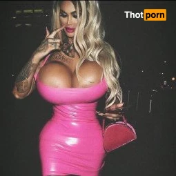 😈 Uks Biggest Tits 💦Let’s sext