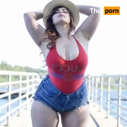 💕 Big Titty 💕 Thick Cutie 💕 Nerdy Girl