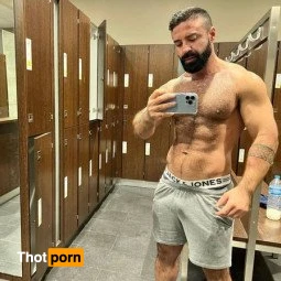 Khamel Amhad ( TOP 1% CREATOR)