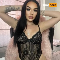 DONT TELL YOUR GIRLFRIEND 🤭