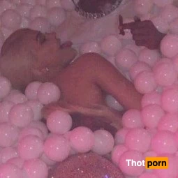 𝒩𝑜𝓊𝓂𝒾𝑒